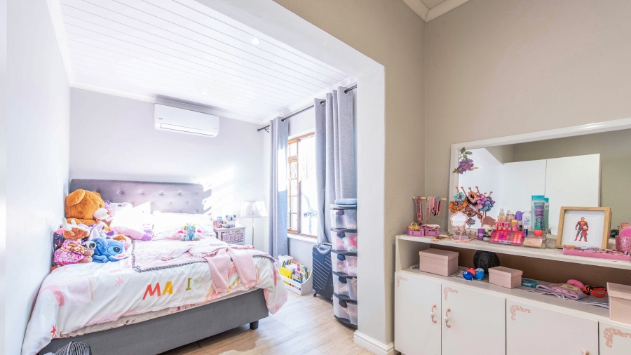 5 Bedroom Property for Sale in Bonny Brook Western Cape